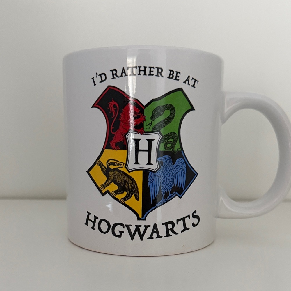 Brand New - Harry Potter - Wizarding World - Hogwarts Crest -  White Coffee Mug